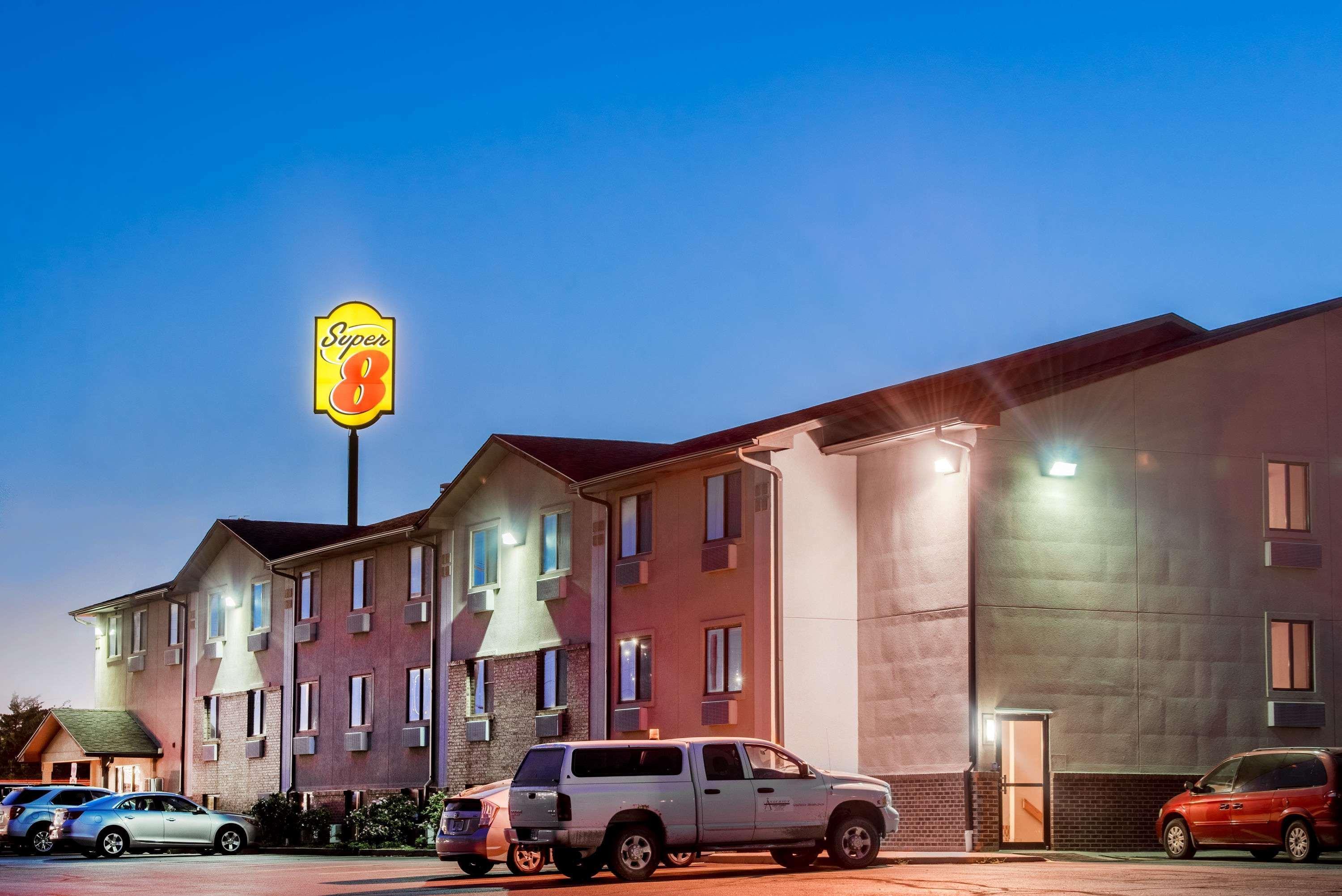 Отель Super 8 By Wyndham Abilene Ks Экстерьер фото